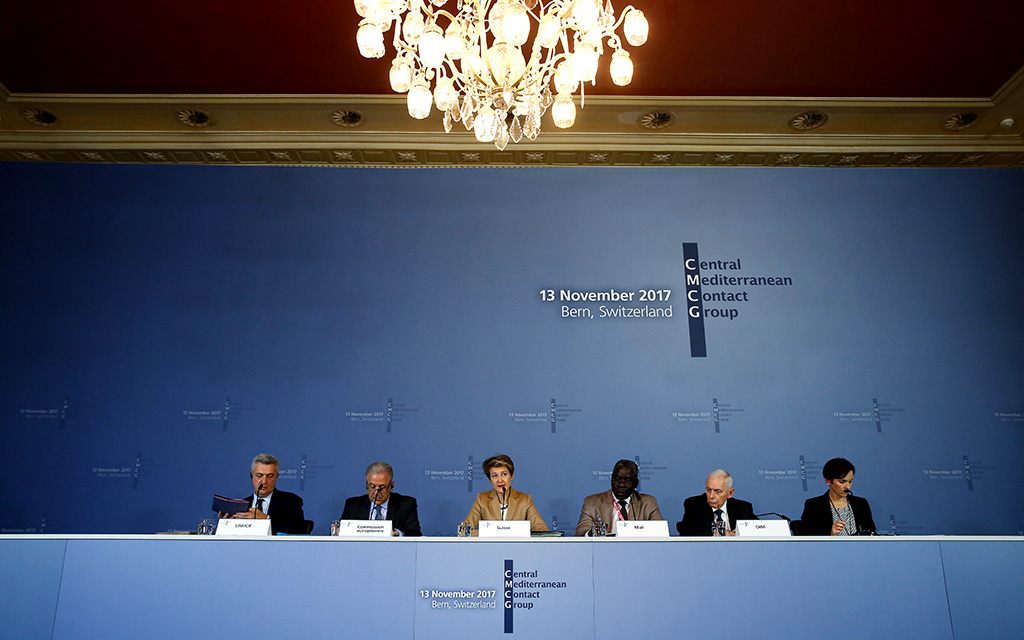 Pressekonferenz: Filippo Grandi, Uno-Hochkommissar für Flüchtlinge, Dimitris Avramopoulos, Kommissar für Migration, Inneres und Bürgerschaft der EU-Kommission, Bundesrätin Simonetta Sommaruga, Abdramane Sylla, afrikanischer Integrationsminister und Vertreter der im Ausland lebenden Staatsbürger Malis, William Lacy Swing, Generaldirektor der IOM (International Organization for Migration), Agnès Schenker, Leiterin Informationsdienst EJPD