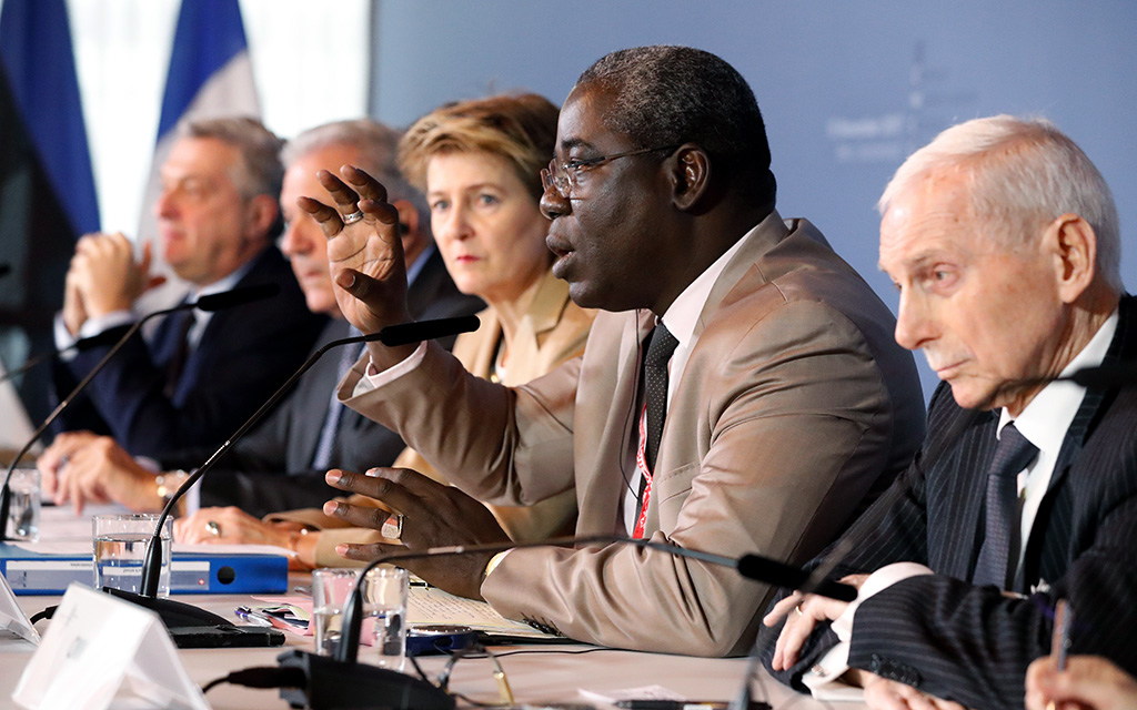 Pressekonferenz am dritten Treffen der Kontaktgruppe zentrales Mittelmeer. Filippo Grandi, Uno-Hochkommissar für Flüchtlinge, Dimitris Avramopoulos, Kommissar für Migration, Inneres und Bürgerschaft der EU-Kommission, Bundesrätin Simonetta Sommaruga, Abdramane Sylla, afrikanischer Integrationsminister und Vertreter der im Ausland lebenden Staatsbürger Malis, William Lacy Swing, Generaldirektor der IOM (International Organization for Migration)