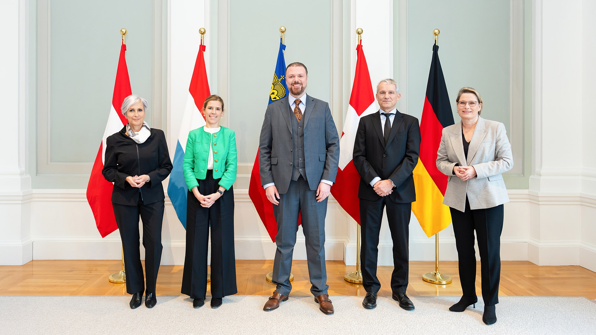 Dr Anna Sporrer (Autriche), Elisabeth Marque (Luxembourg), Dr Emanuel Schädler (Liechtenstein), Beat Jans (Suisse), Dr Stefanie Hubig (Allemagne)