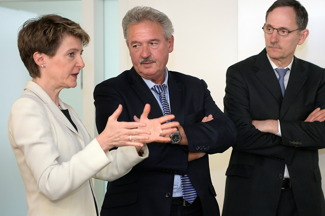 La consigliera federale Simonetta Sommaruga, il ministro lussemburghese Jean Asselborn e il consigliere di Stato Mario Fehr
