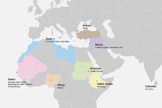 Eine Landkarte von Europa, Afrika und bis Sri Lanka zeigt die acht Standorte der Schweizer Immigration Liaison Officers in Ankara, Beirut, Tunis, Dakar, Abuja, Khartum, Addis Abeba und Colombo.