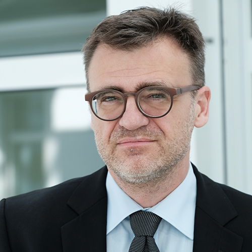 Daniel Bach, Chef Information et communication